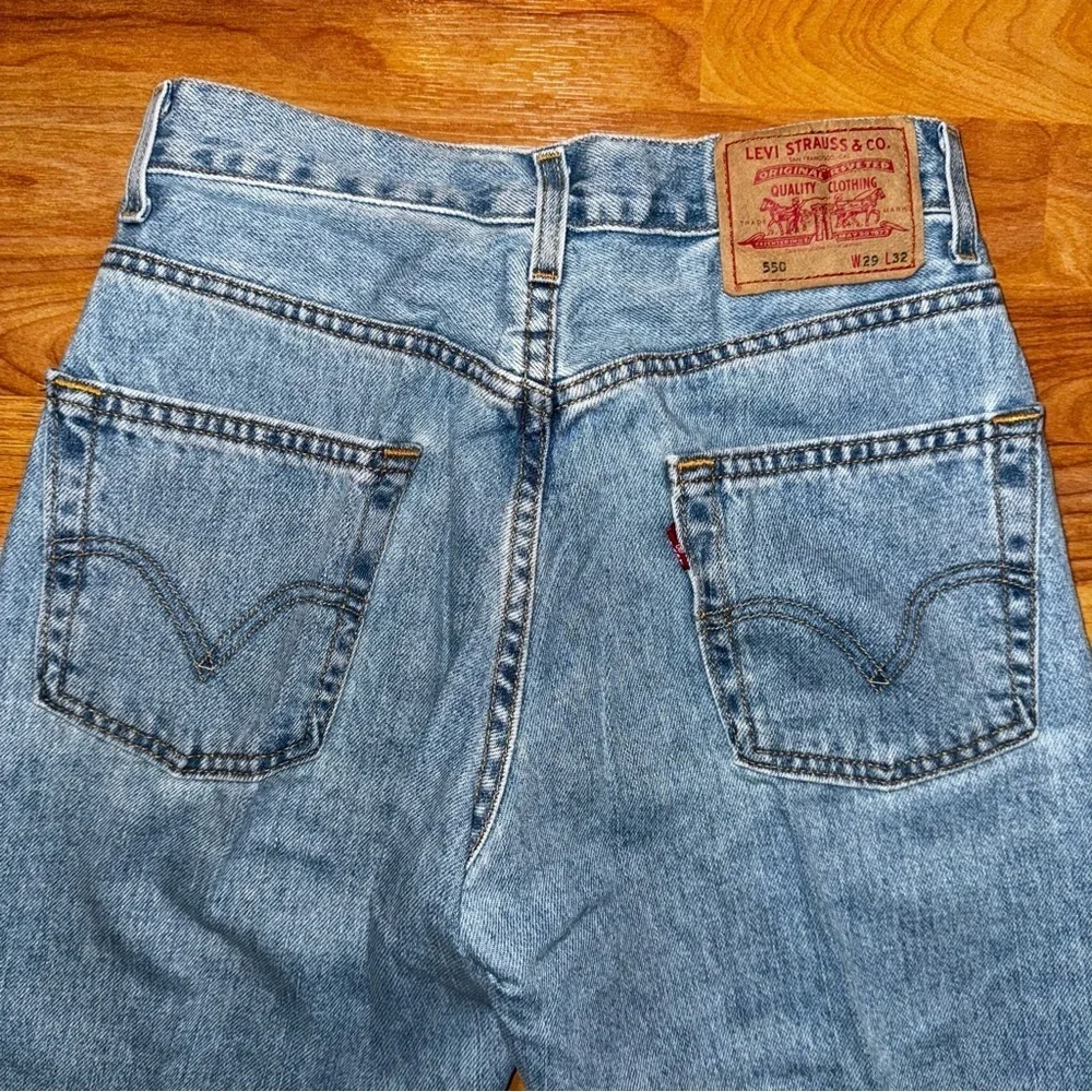 LEVI STRAUSS & CO 550 MEN'S LIGHT BLUE RELAXED FIT JEANS 29 X 32 100% Cotton